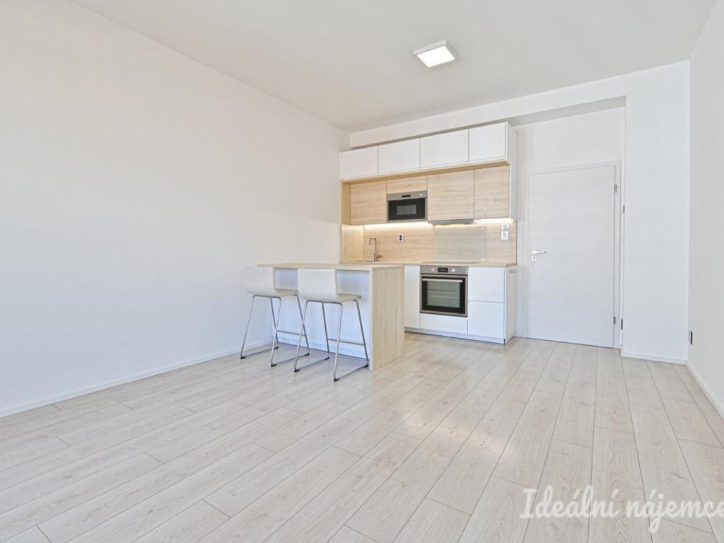 Pronájem bytu 1+kk 28 m2