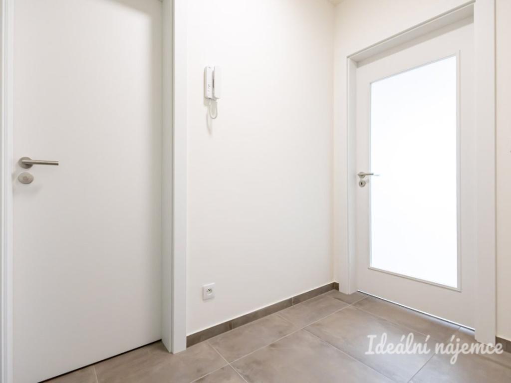 Pronájem bytu 2+kk 49 m2, Praha – náhled fotky 6