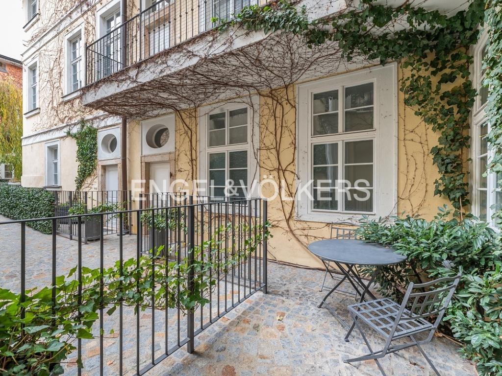 Pronájem bytu 4+kk 221 m2