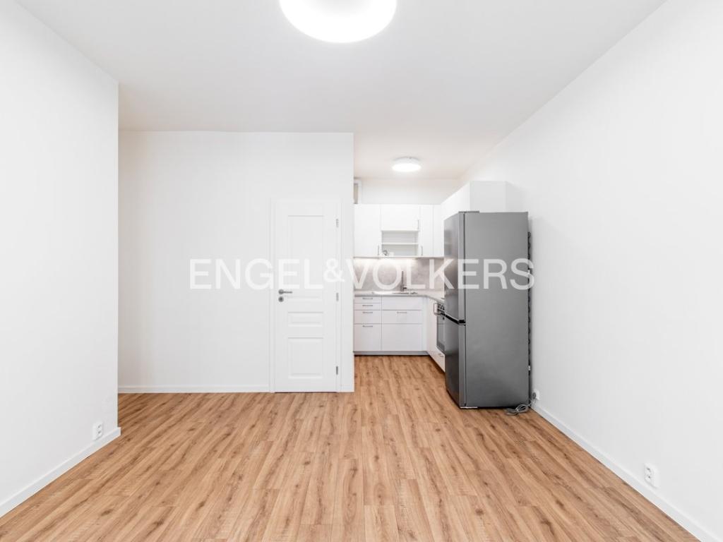 Pronájem bytu 2+kk 38 m² – pohled 2