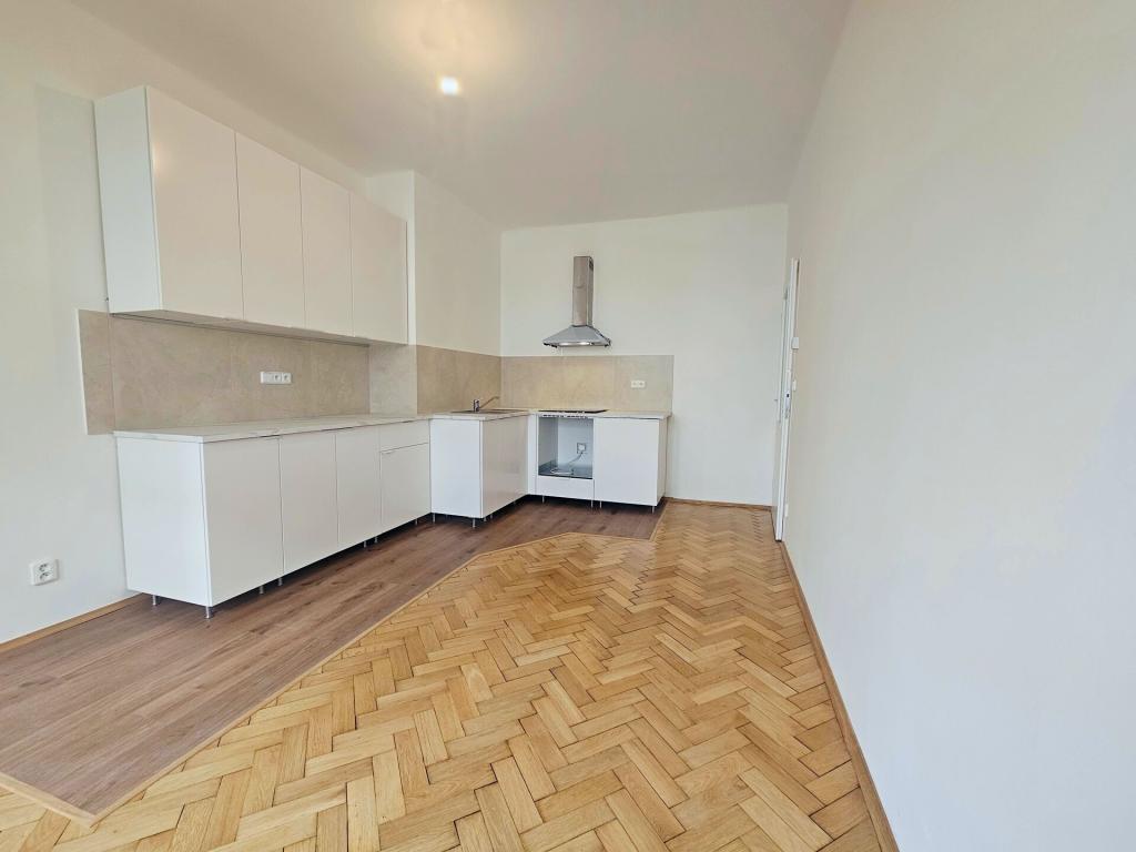 Pronájem bytu 3+kk 67 m2