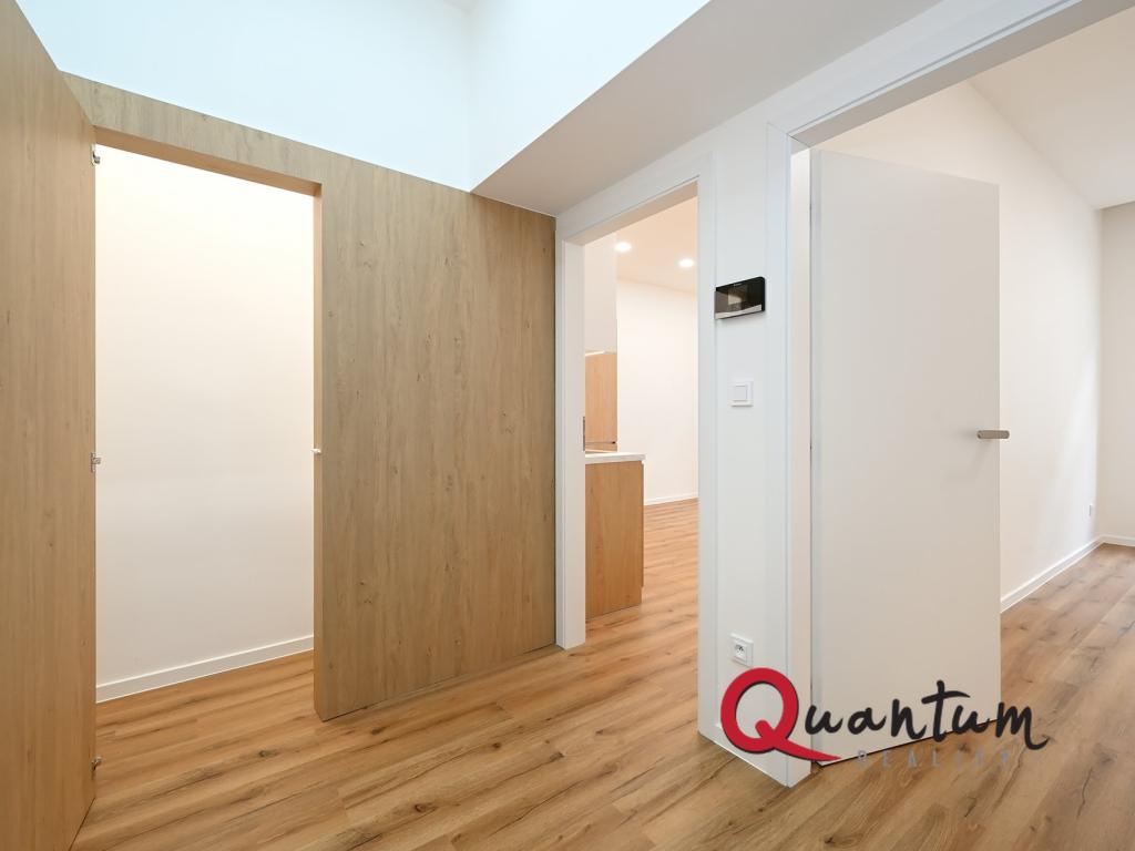 Pronájem bytu 2+kk 40 m2, Praha – náhled fotky 11