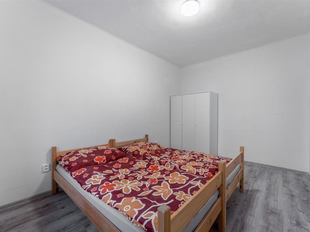 Pronájem bytu 1+kk 140 m2