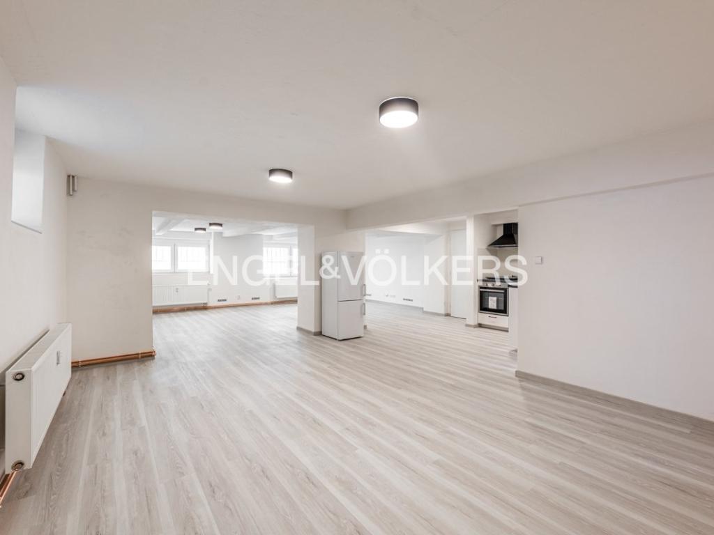 Pronájem bytu 1+kk 64 m2