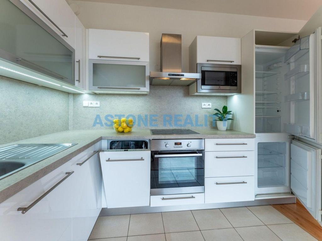 Pronájem bytu 1+kk 42 m2
