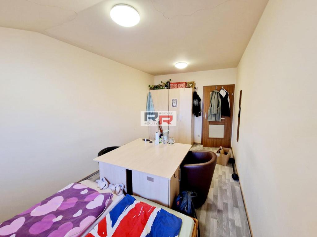 Pronájem bytu pokoj 16 m2