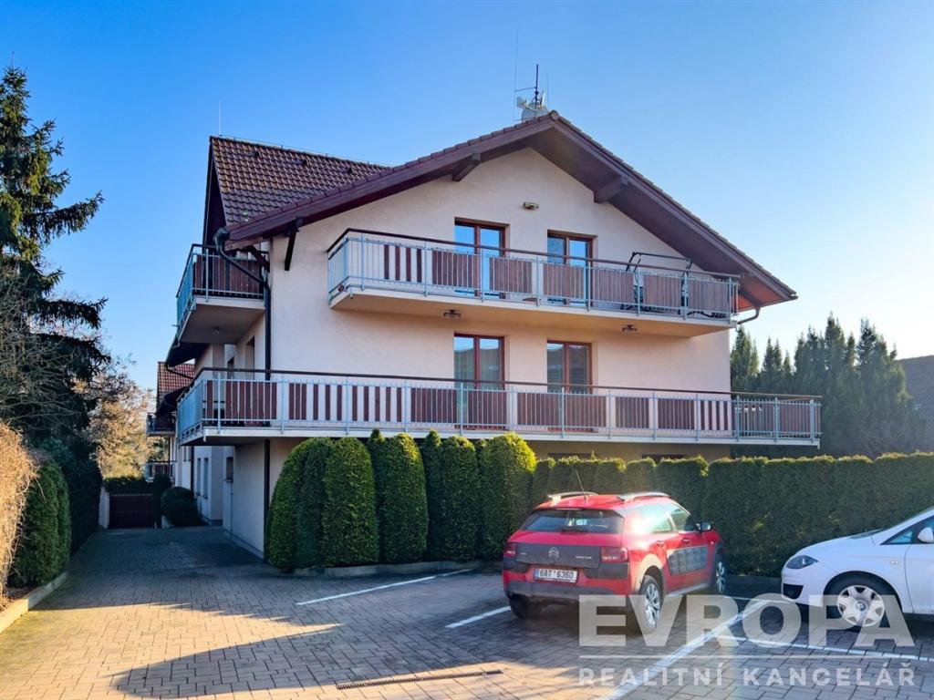 Pronájem bytu 1+kk 40 m2