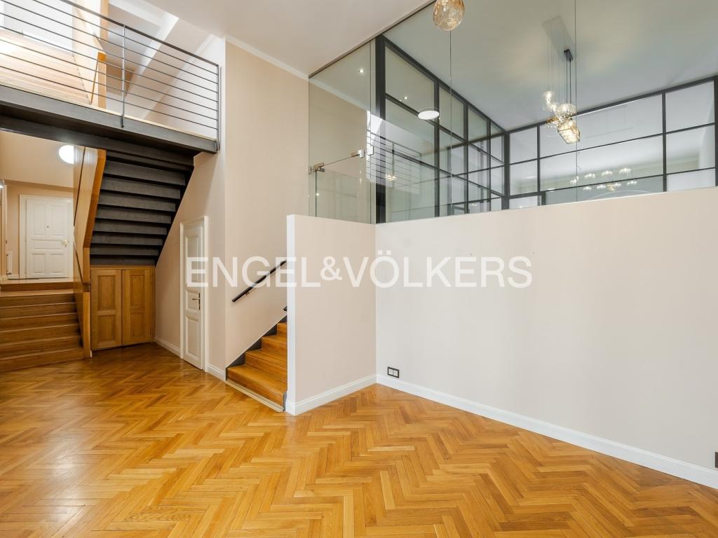 Pronájem bytu 6 a více 210 m2