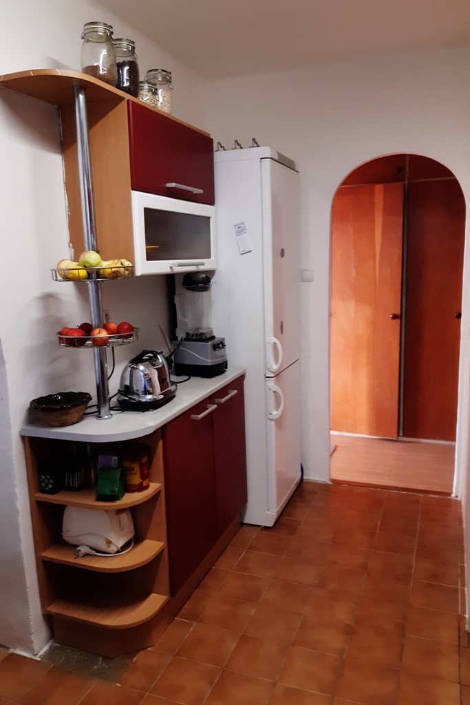 Spolubydleni bytu celý pokoj 75 m2