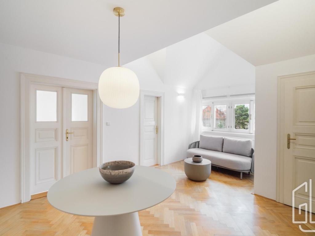 Pronájem bytu 3+1 144 m2