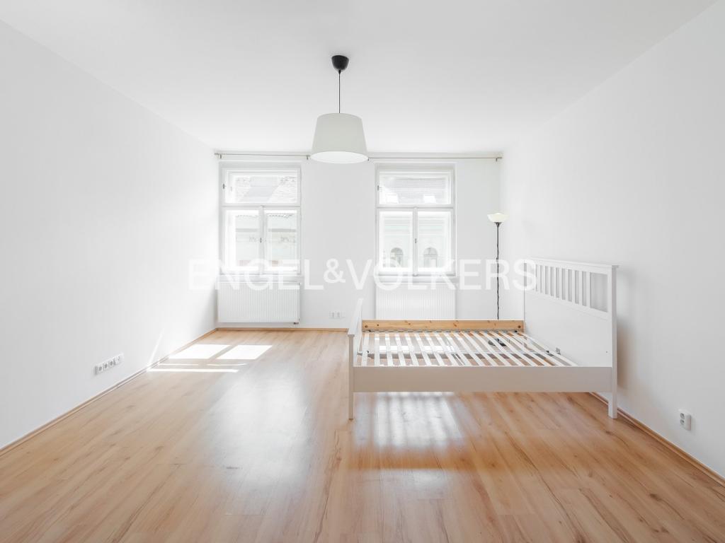 Pronájem bytu 1+1 60 m2