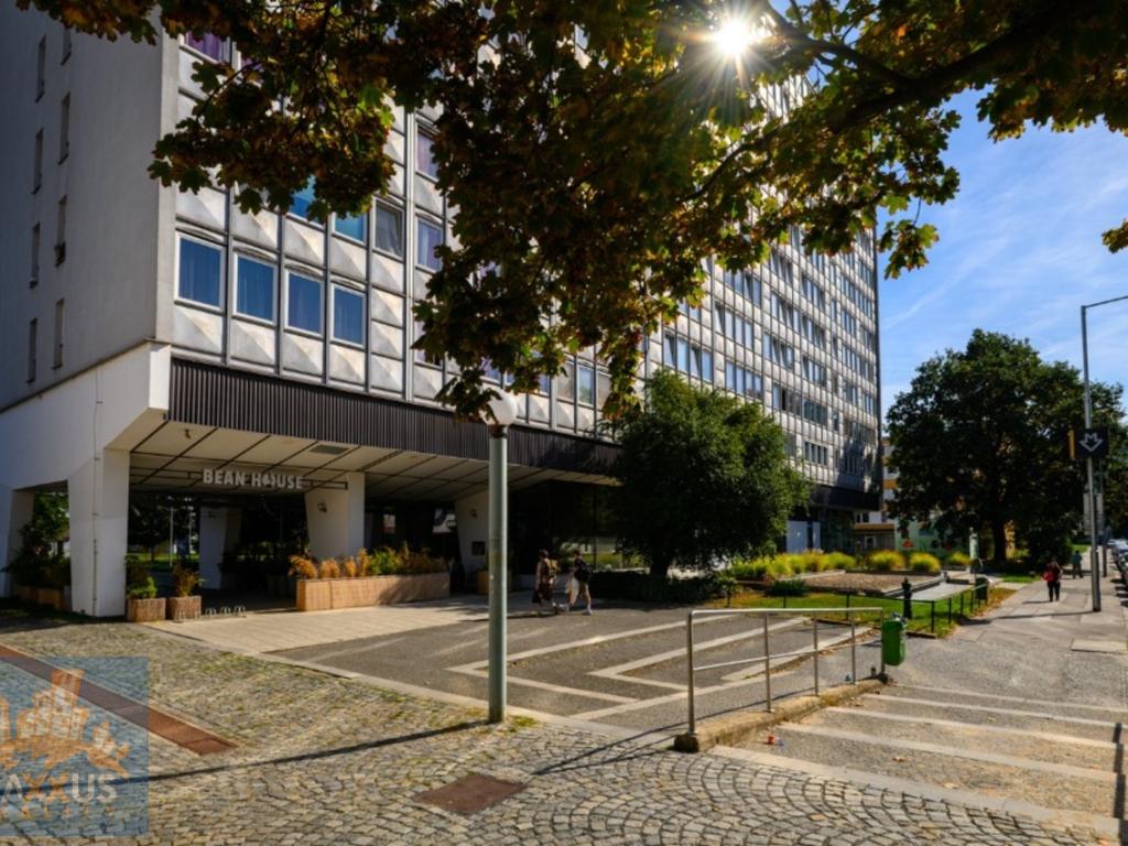 Pronájem bytu 1+kk 37 m2, Praha – náhled fotky 17