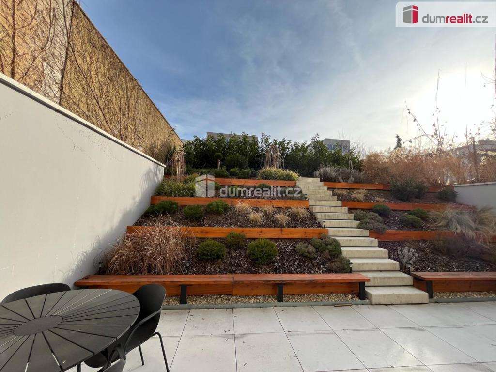 Pronájem bytu 1+kk 37 m2