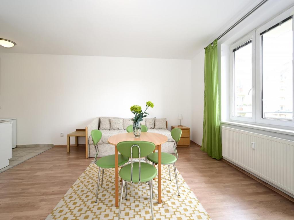 Pronájem bytu 1+kk 34 m2