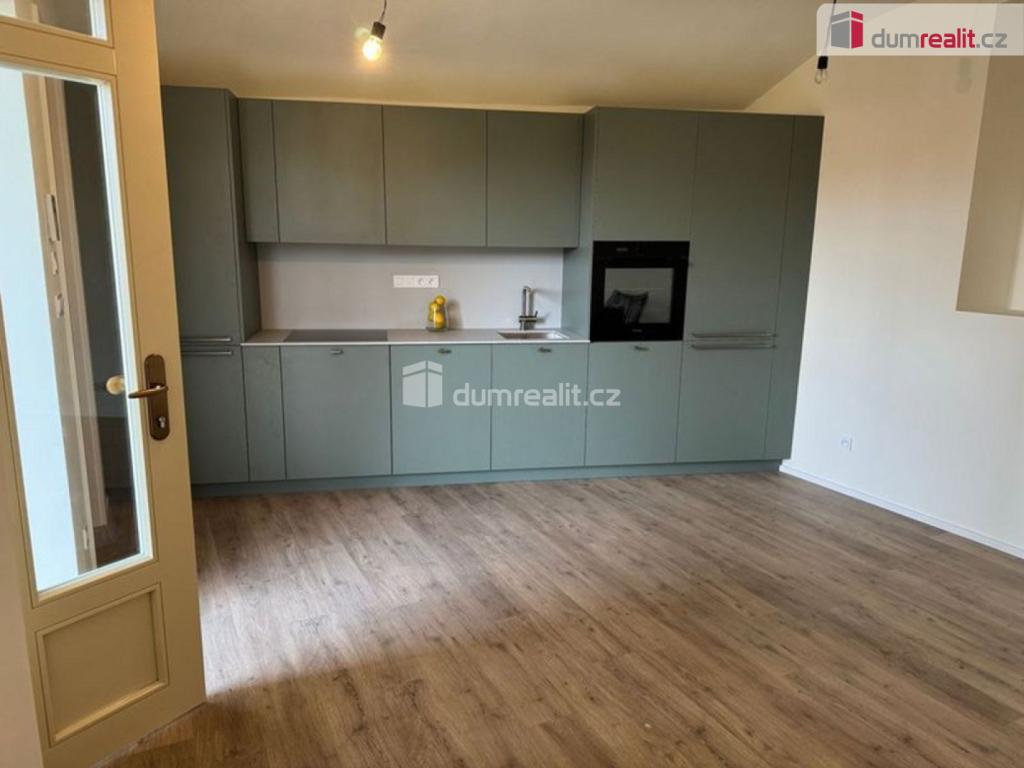 Pronájem bytu 1+kk 34 m2