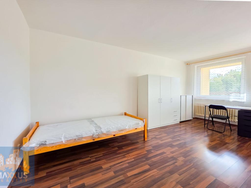 Pronájem bytu pokoj 30 m2