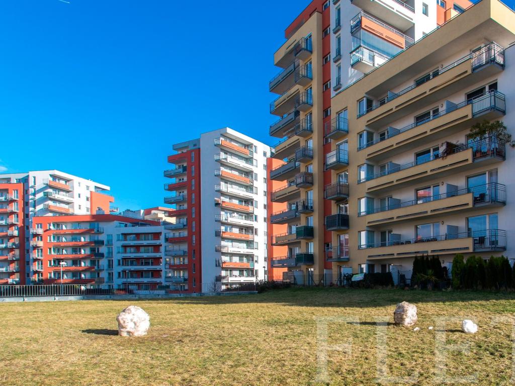Pronájem bytu 1+kk 39 m2