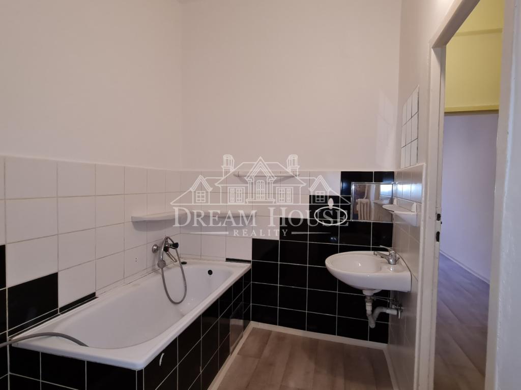 Pronájem bytu 1+kk 39 m2