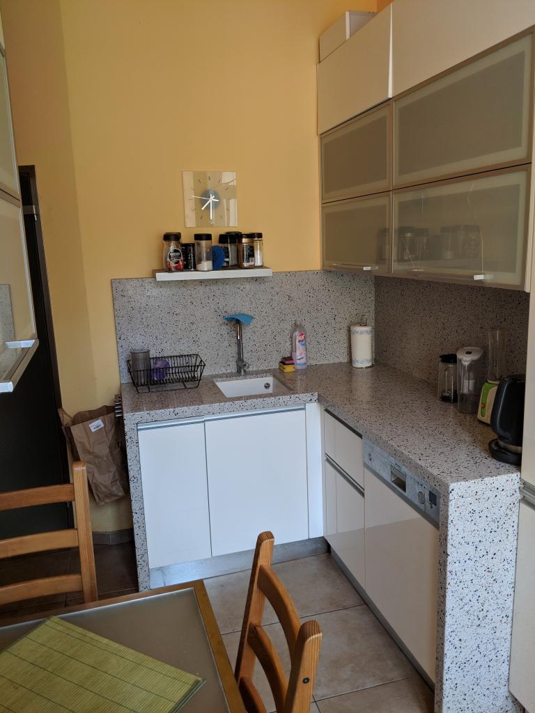 Spolubydleni bytu celý pokoj 30 m2