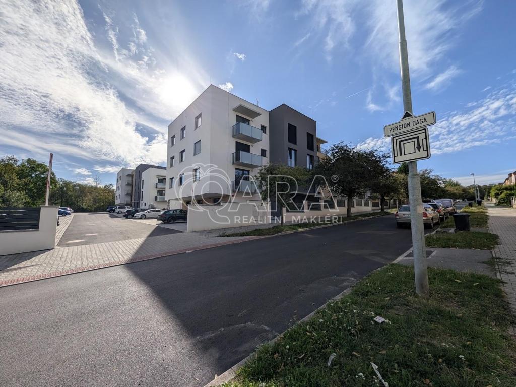 Pronájem bytu 1+kk 36 m2