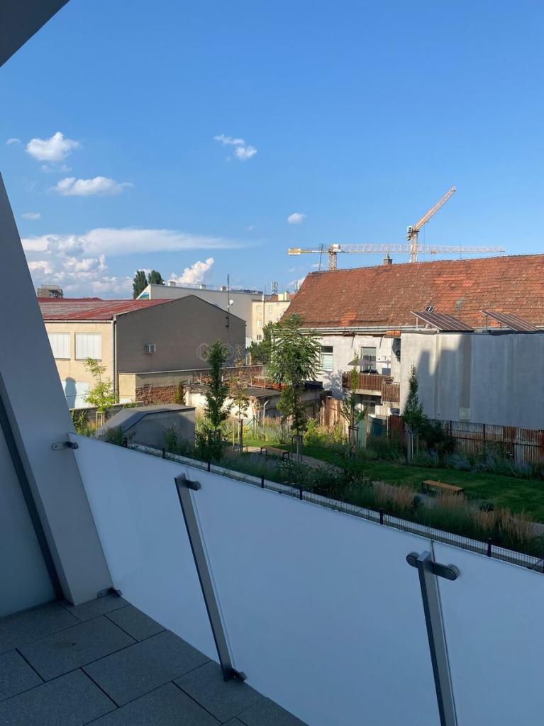 Pronájem bytu 1+kk 33 m2