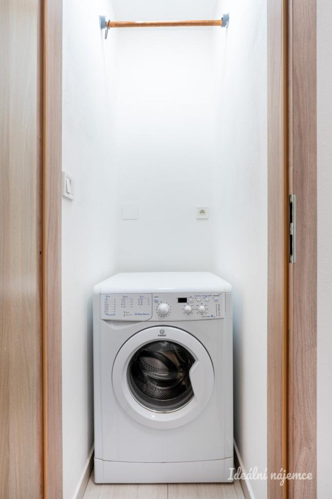 Pronájem bytu 1+kk 24 m2, Praha – náhled fotky 7