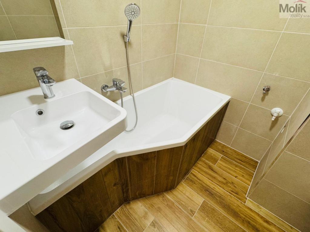 Pronájem bytu 2+kk 40 m2