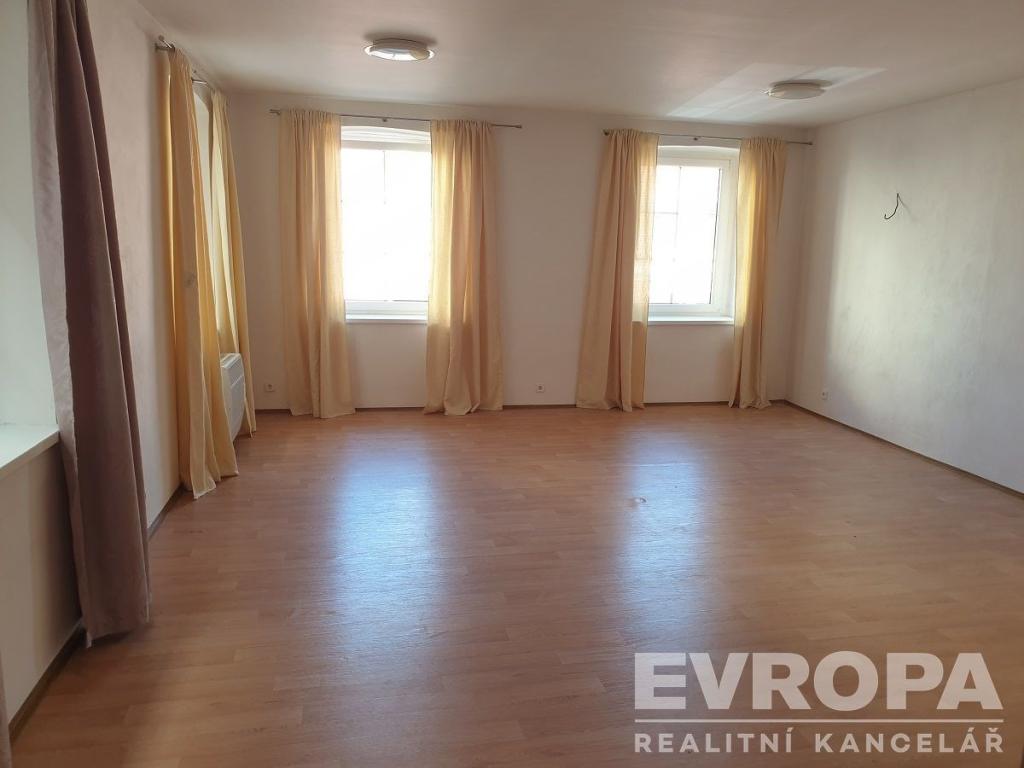Pronájem bytu 1+kk 39 m2
