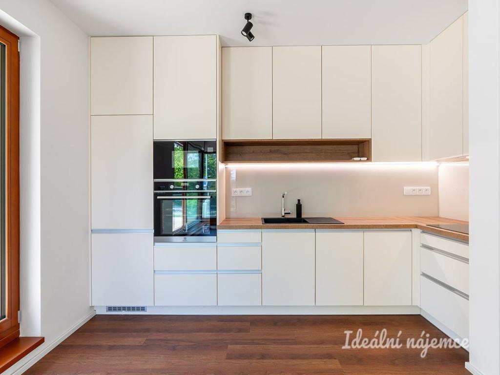 Pronájem bytu 2+kk 67 m2