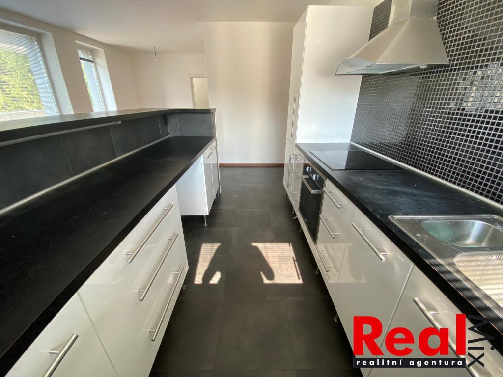 3+kk Apartment in Praha, Hrdlořezy - More