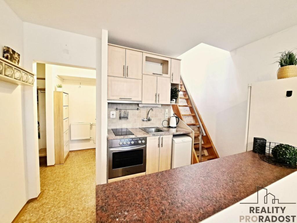 Pronájem bytu 1+1 40 m2