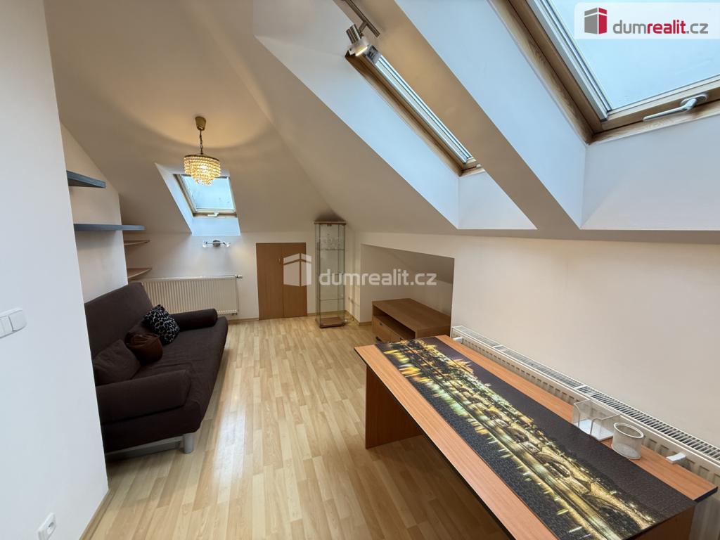 Pronájem bytu 2+kk 54 m2