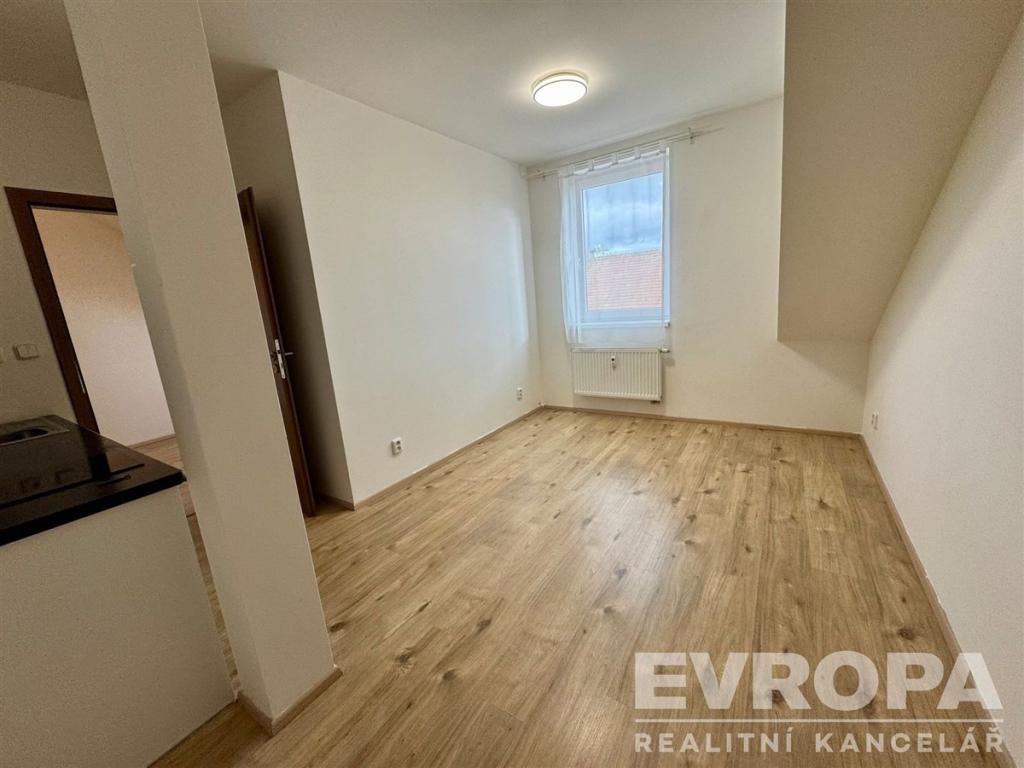 Pronájem bytu 2+kk 38 m2