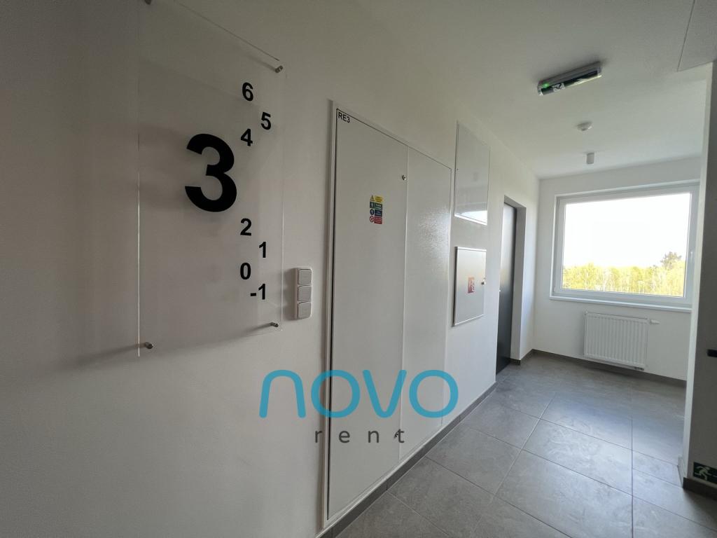 Pronájem bytu 1+kk 34 m2, Praha – náhled fotky 13