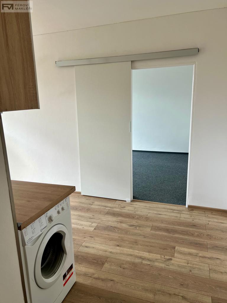 Pronájem bytu 1+1 38 m2