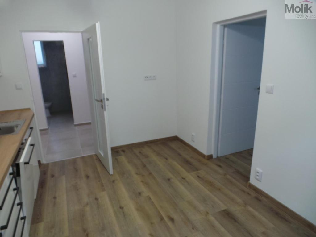 Pronájem bytu 2+1 56 m2