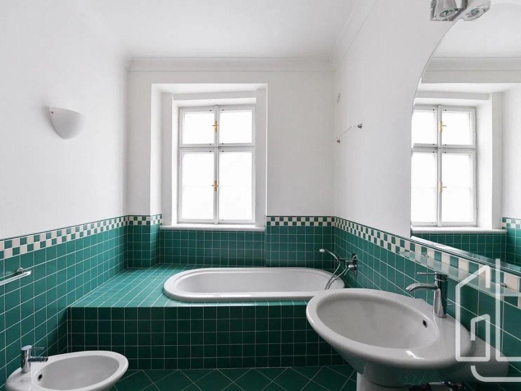 Pronájem bytu 4+1 178 m2, Praha – náhled fotky 7