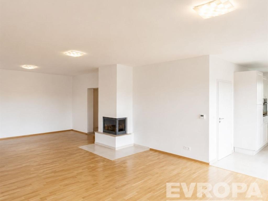 Pronájem domu 334 m2