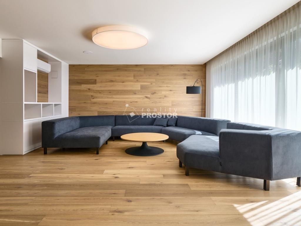 Pronájem domu 433 m² – pohled 2