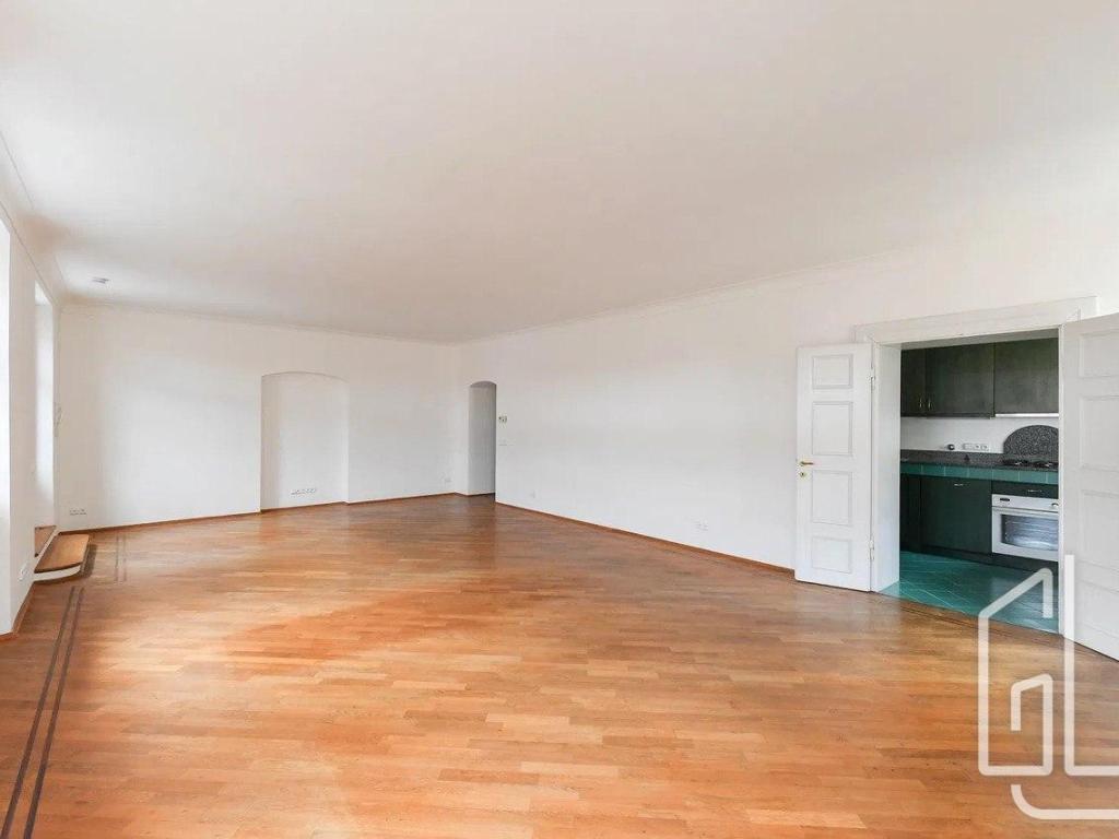 Pronájem bytu 4+1 178 m2, Praha – náhled fotky 17