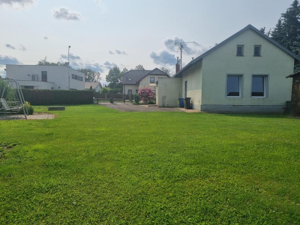 Pronájem fivePlusRooms, Hradec Králové -
