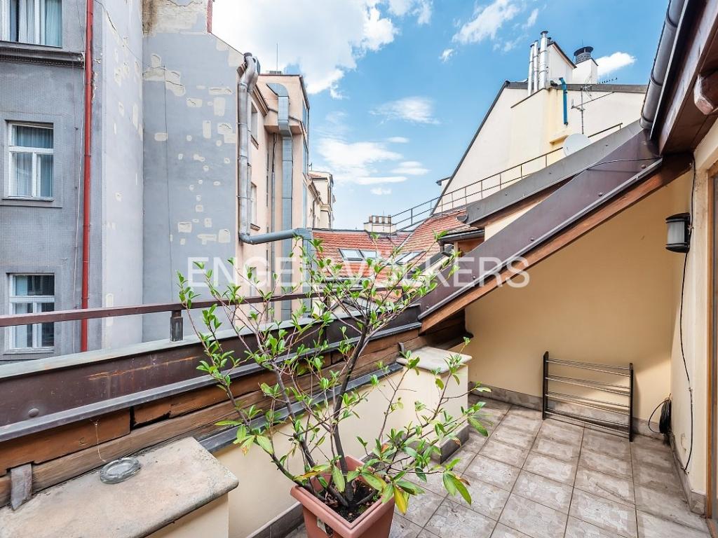 Pronájem bytu 4+kk 221 m2