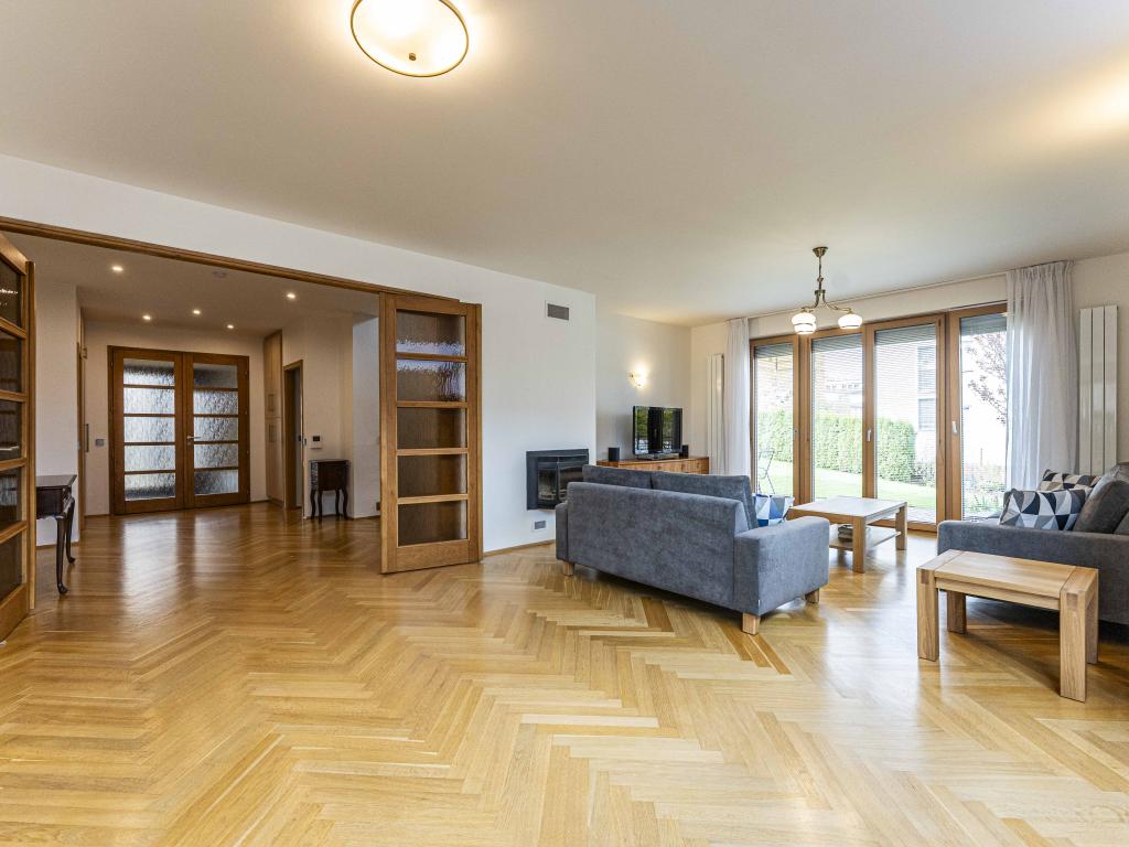 Pronájem domu 350 m2