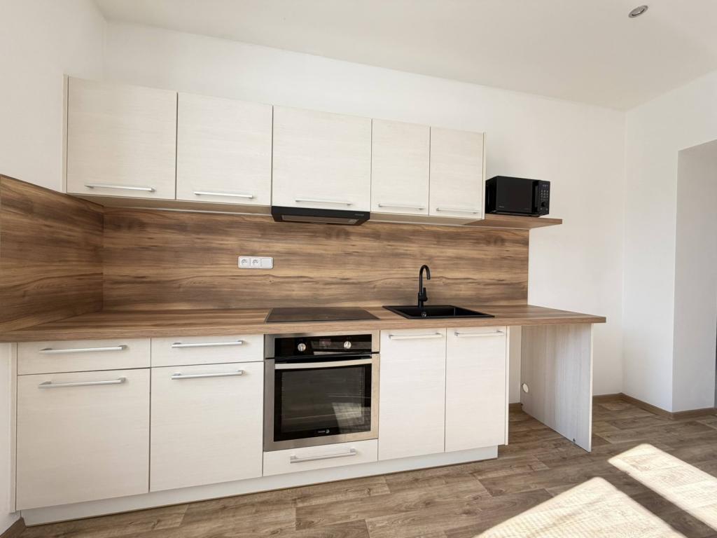 Pronájem bytu 2+kk 60 m2