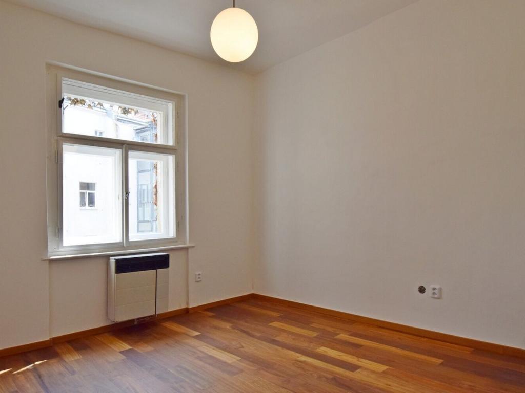 Pronájem bytu 1+kk 23 m2, Praha – náhled fotky 10