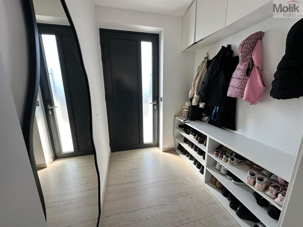 Pronájem bytu 4+kk 97 m2
