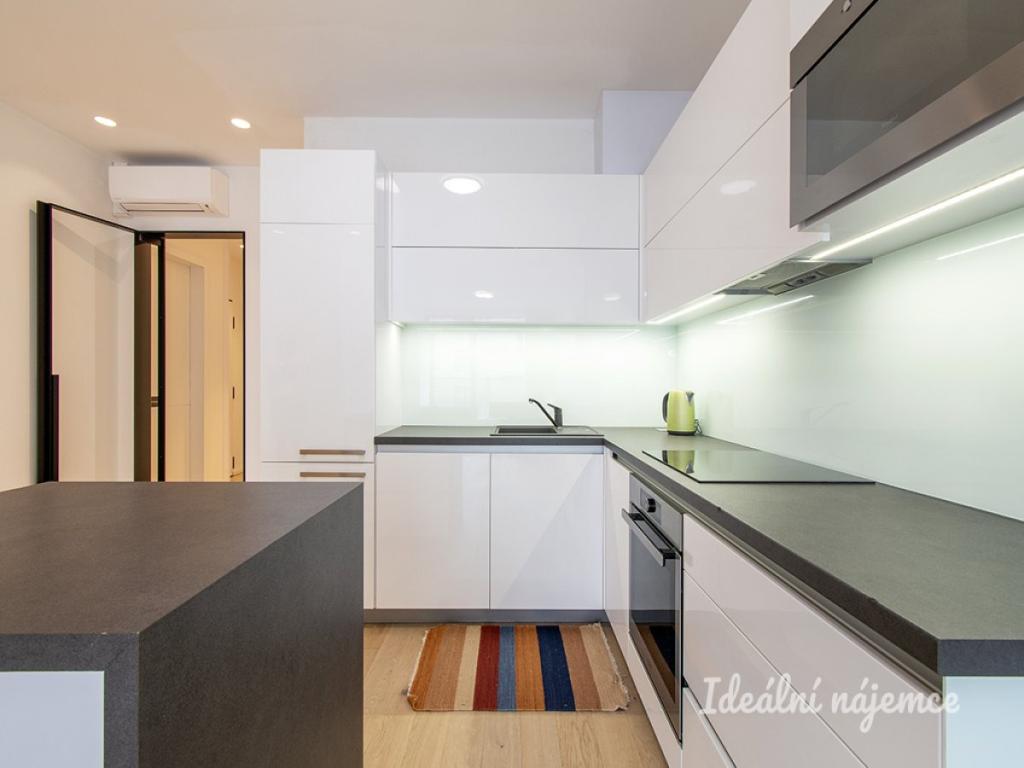 Pronájem bytu 2+kk 70 m2