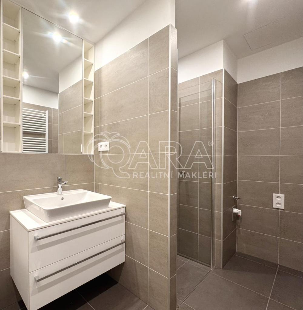 Pronájem bytu 2+kk 53 m2, Praha – náhled fotky 17