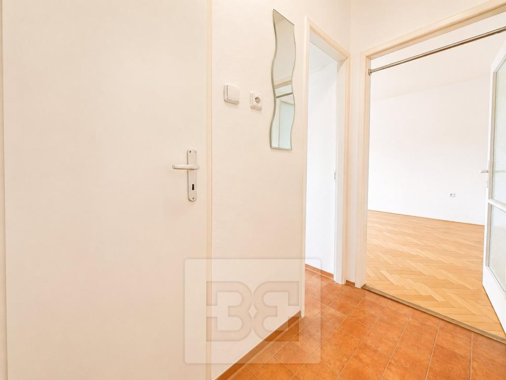 Pronájem bytu 2+1 56 m2