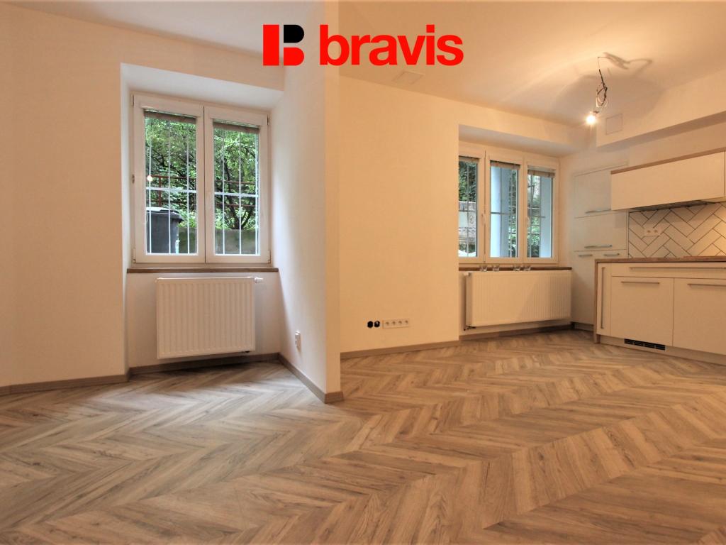 Pronájem bytu 2+kk 45 m² – pohled 4